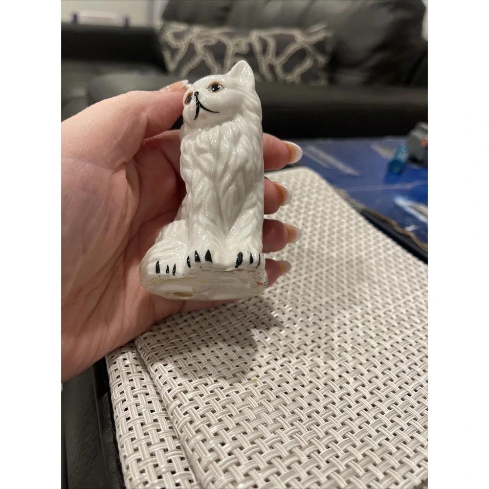 Porcelain cat 3 1/2 Inches Tall